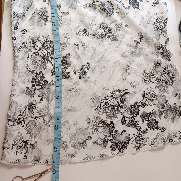 Christopher & Banks top ruffles silver Metallic Boho Sleeveless sz M. - Picture 12 of 14